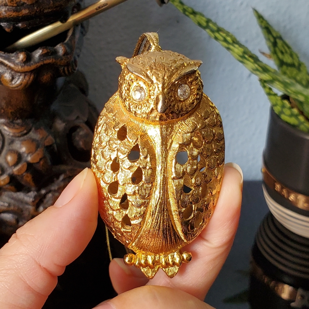 Vintage gold owl hanging potpourri holder pomander vinaigrette oil diffuser